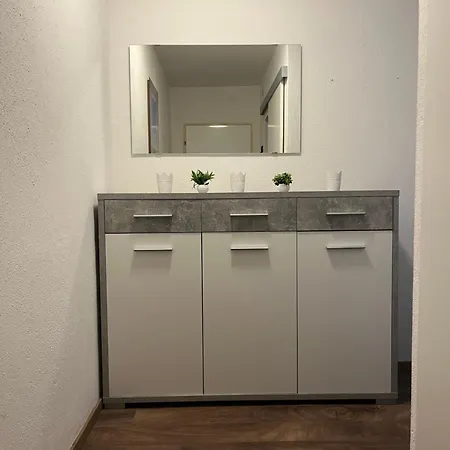 Modern And Easy Access Apartment *